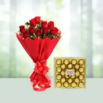 12 Red Roses Bouquet N 24 Ferrero