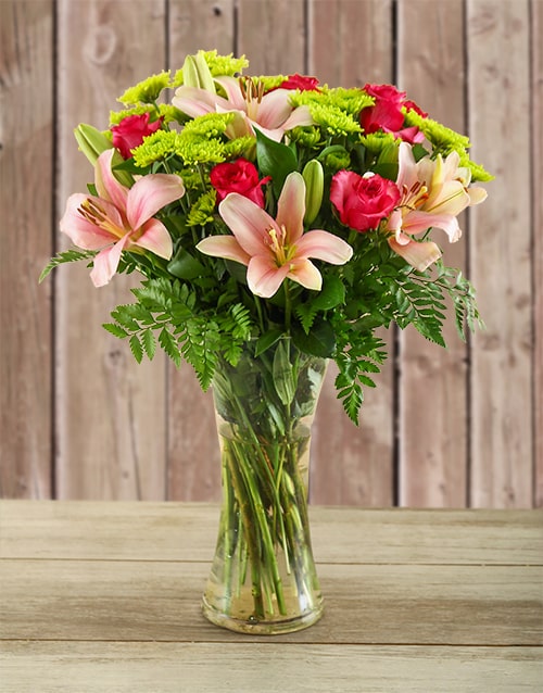 Bouquet of 10 Red Roses with Chocolate Cake 