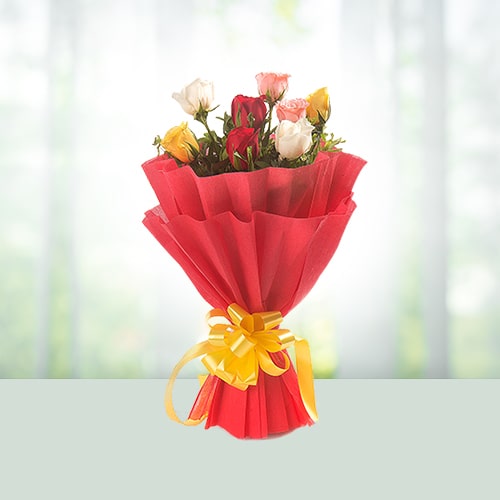 Order Flowers Bouquet of Charming Mix Roses Online