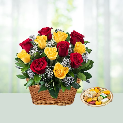 Order Roses with sweet combo Online