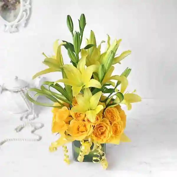 Sunshine yellow Roses and Lily