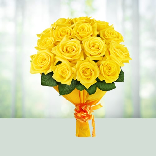 12 Yellow Roses