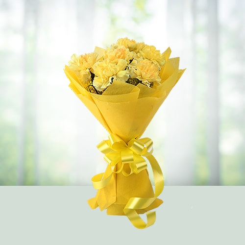 12 yellow carnations bouqet 