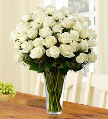 pw-30-white-roses-glassvase.jpg