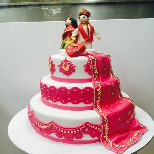 Couple wedding Fondant Cake