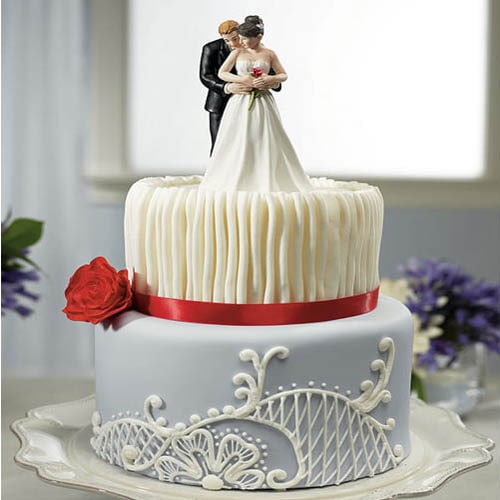 pw-luxury-couple-cake.jpg