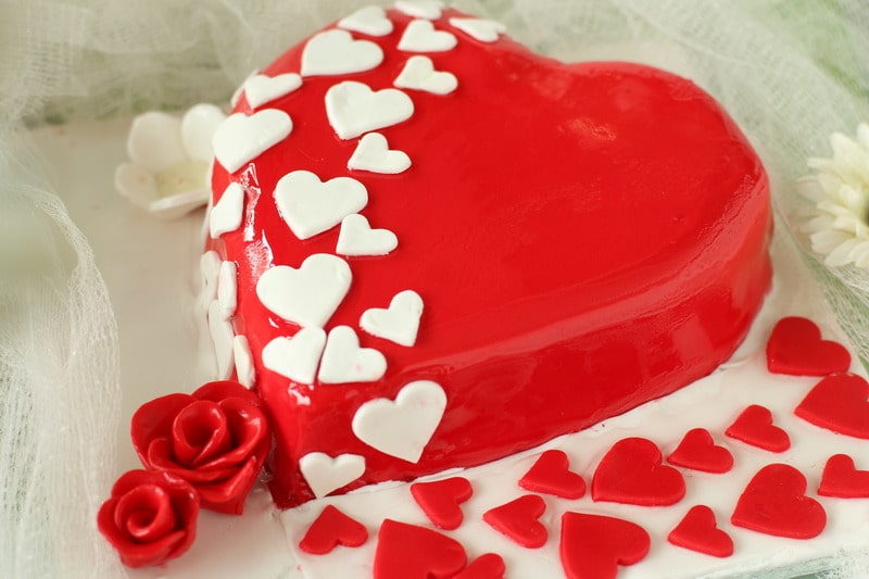 Valentine Red Heart Strawberry cake 