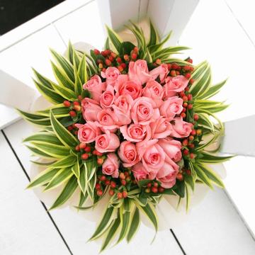 singapore-flower-all-mine-24-roses-bouquet-delivery-khb0021.jpg