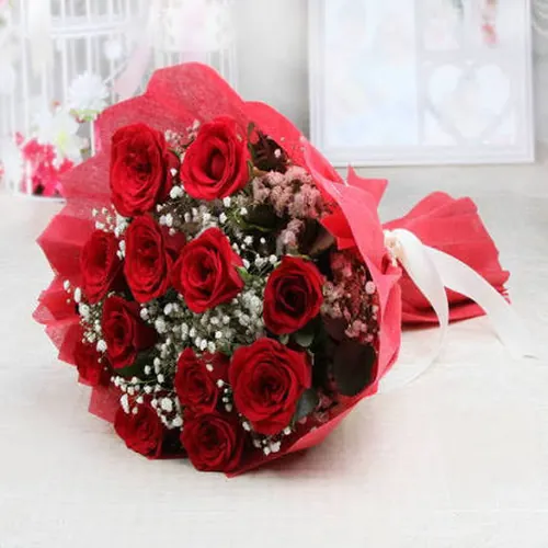 12 red roses Flowers Bouquet