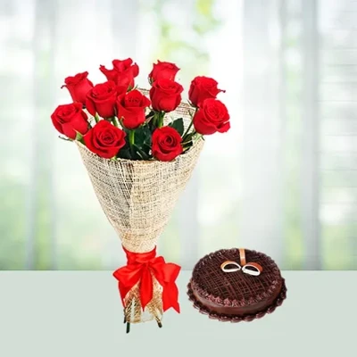 Rose Bouquet N Chocolate Cake