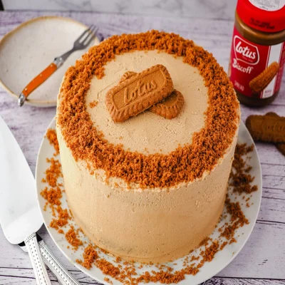 Half Kg Lotus Biscoff Cake